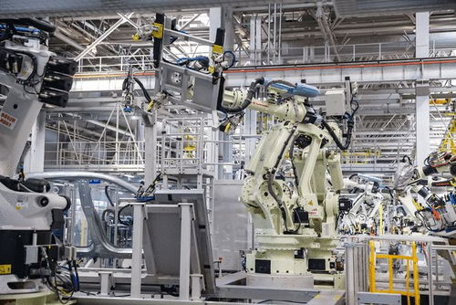 打卡长安数智工厂 探秘启源E07智造奥秘与数字文创应用服务